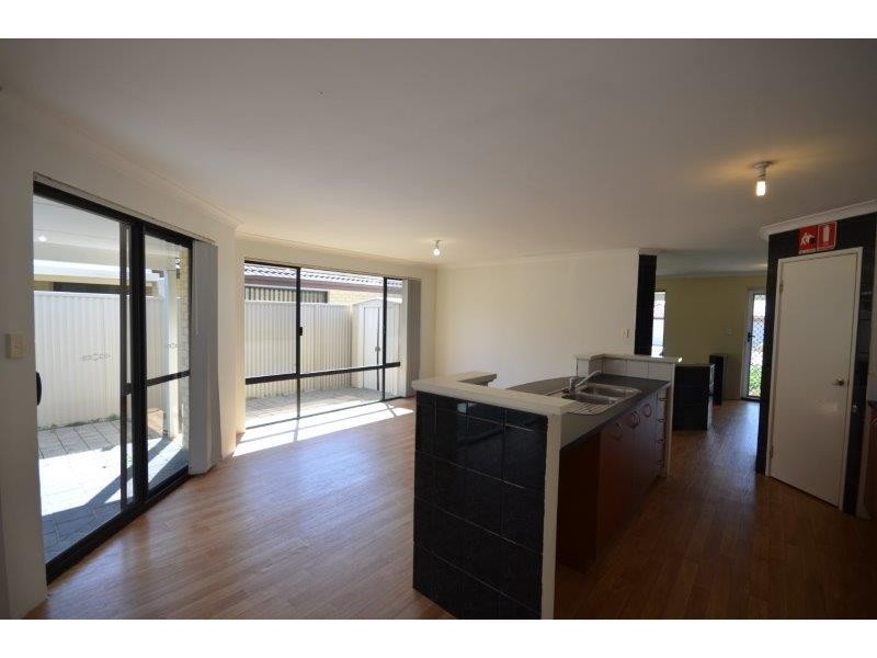 10 Napoleon Way, Bertram WA 6167