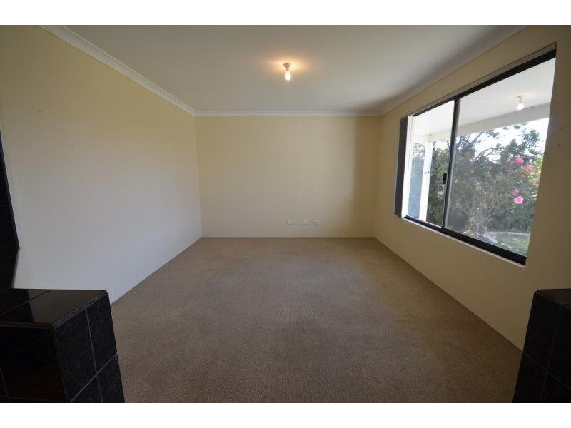 10 Napoleon Way, Bertram WA 6167