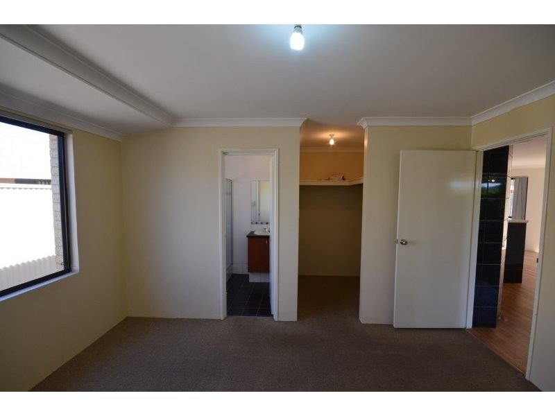 10 Napoleon Way, Bertram WA 6167