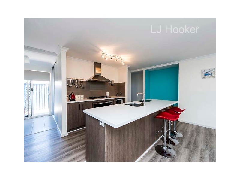 8 Mckail Way, Baldivis WA 6171