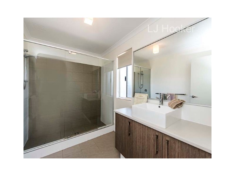 8 Mckail Way, Baldivis WA 6171