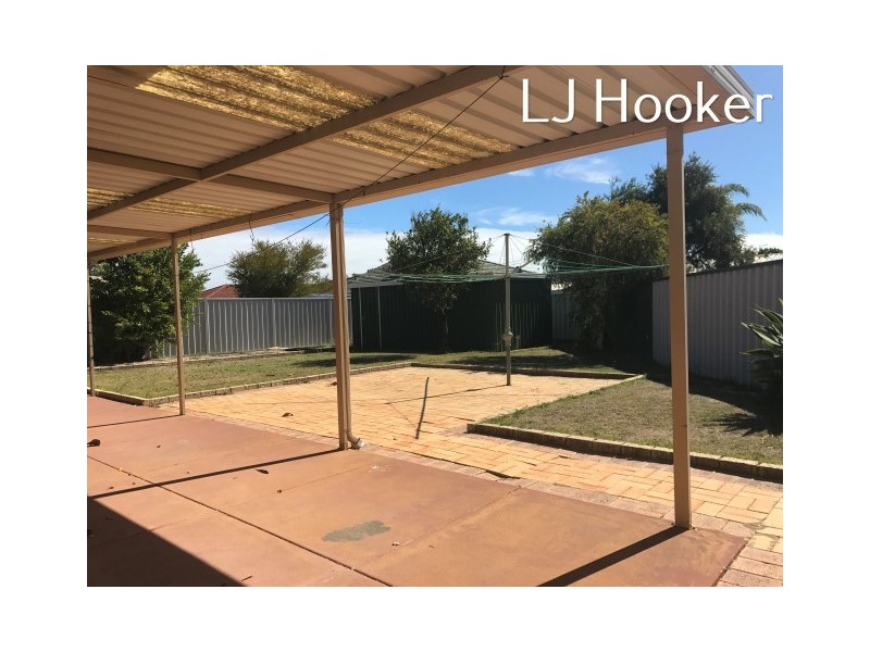 33 Nabberu Loop, Cooloongup WA 6168