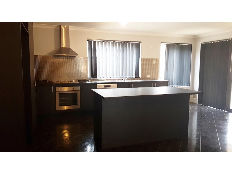 8 Teocote Crescent, Aubin Grove WA 6164