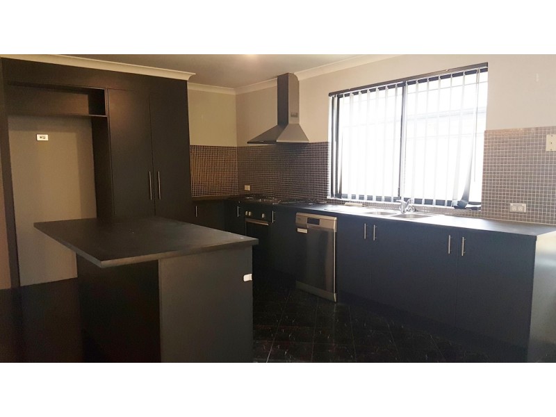 8 Teocote Crescent, Aubin Grove WA 6164