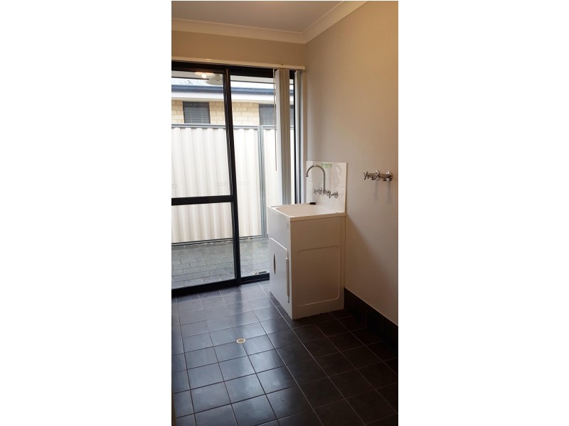 8 Teocote Crescent, Aubin Grove WA 6164