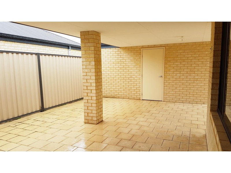 8 Teocote Crescent, Aubin Grove WA 6164