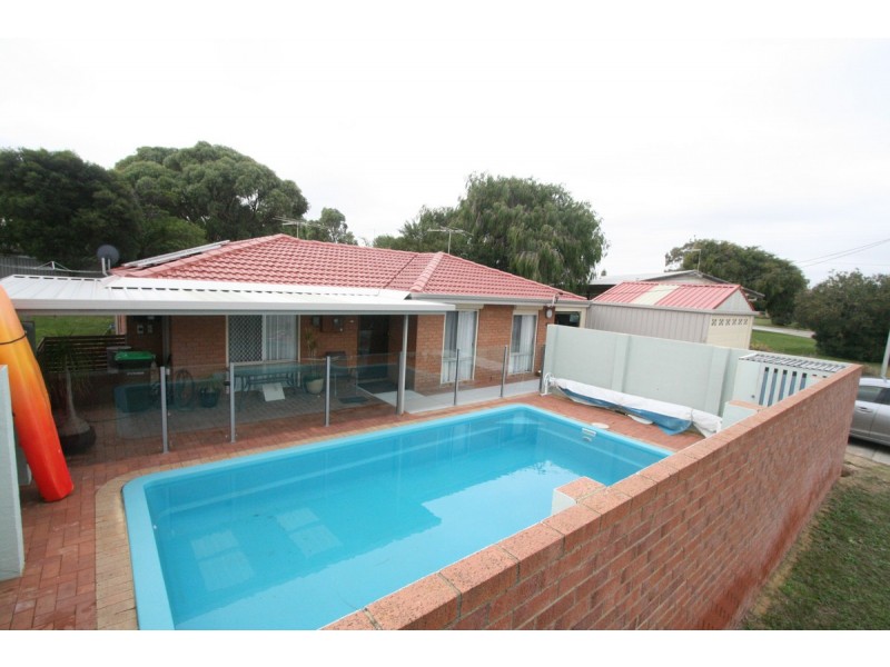 35 Fendam Street, Warnbro WA 6169