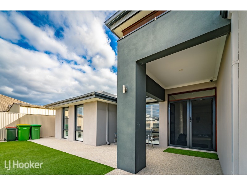 3 Buttermere Approach, Waikiki WA 6169