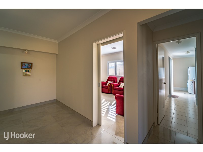 3 Buttermere Approach, Waikiki WA 6169