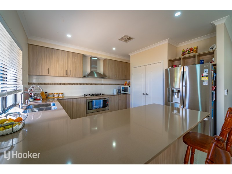 3 Buttermere Approach, Waikiki WA 6169