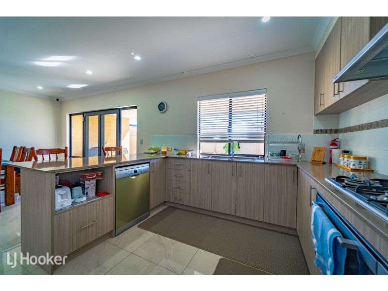 3 Buttermere Approach, Waikiki WA 6169