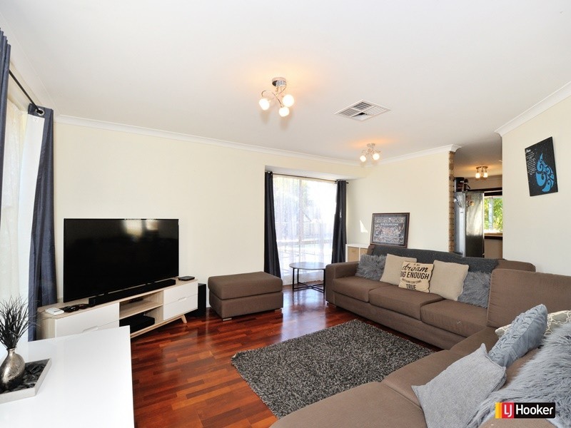 8 Doncaster Gardens, Port Kennedy WA 6172