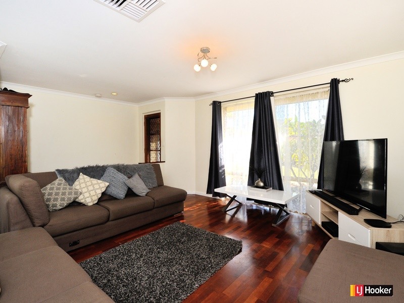 8 Doncaster Gardens, Port Kennedy WA 6172