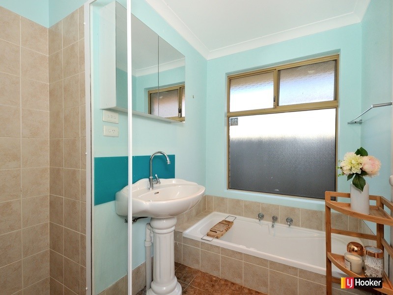 8 Doncaster Gardens, Port Kennedy WA 6172