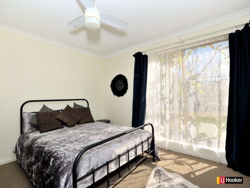 8 Doncaster Gardens, Port Kennedy WA 6172