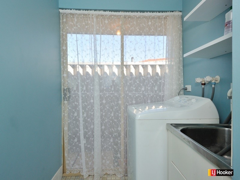 8 Doncaster Gardens, Port Kennedy WA 6172