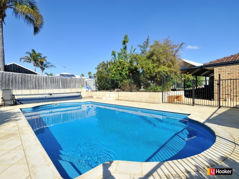 8 Doncaster Gardens, Port Kennedy WA 6172