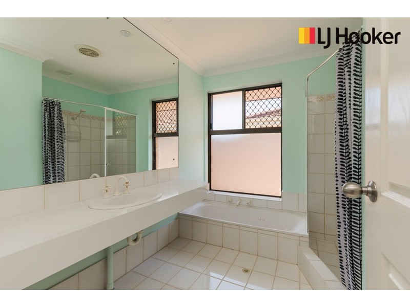 18 Waikiki Road, Safety Bay WA 6169