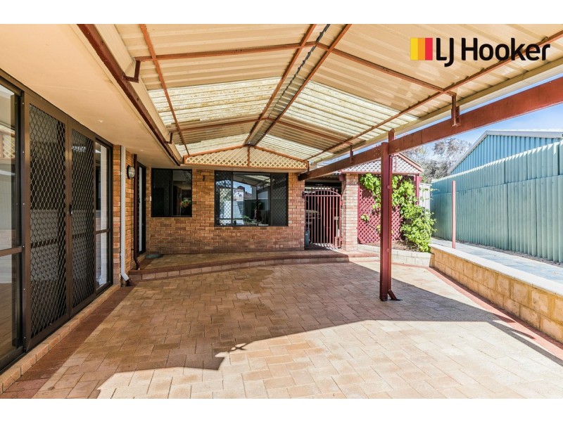 18 Waikiki Road, Safety Bay WA 6169