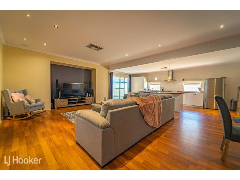 28 Fairburn Crescent, Baldivis WA 6171