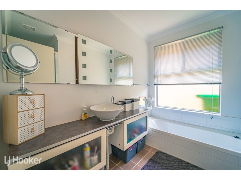 28 Fairburn Crescent, Baldivis WA 6171