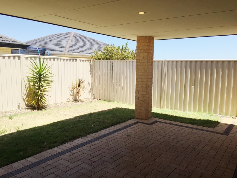 66 Mandalay Bend, Secret Harbour WA 6173