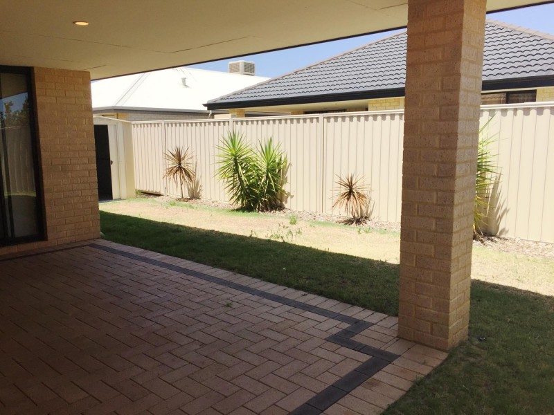 66 Mandalay Bend, Secret Harbour WA 6173