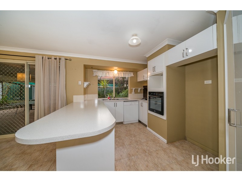 4 Oregon Place, Cooloongup WA 6168