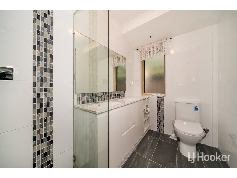 4 Oregon Place, Cooloongup WA 6168