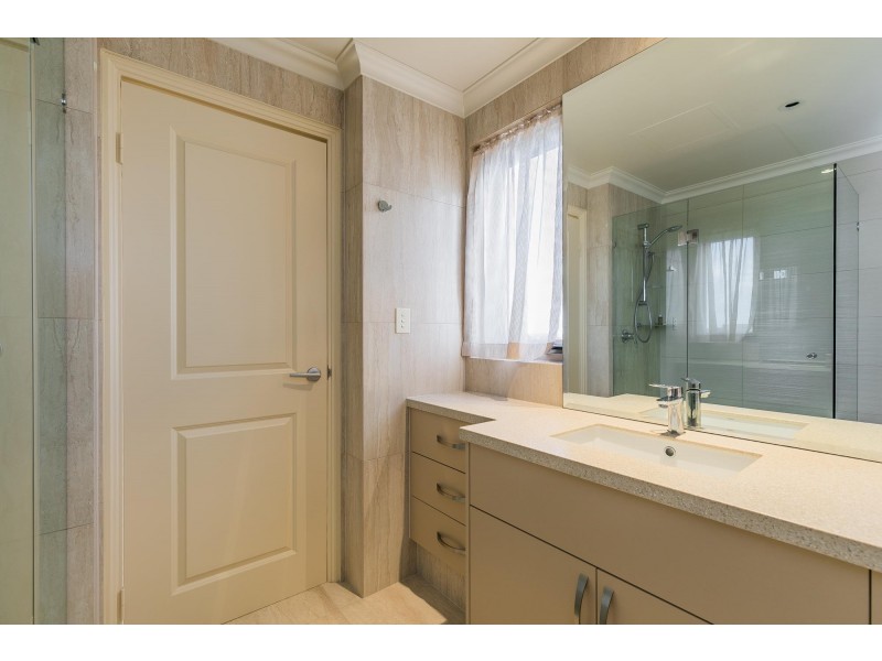 10/3 Rockingham Beach Road, Rockingham WA 6168