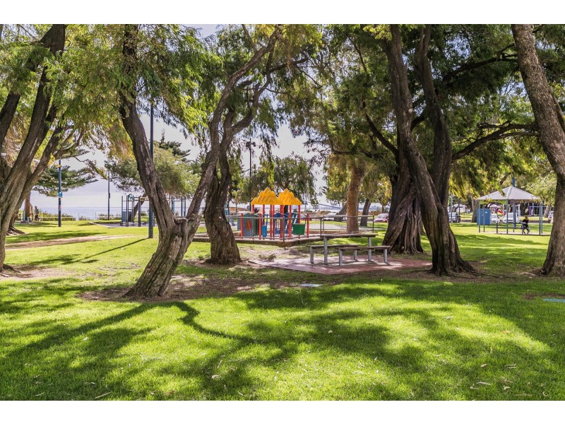 10/3 Rockingham Beach Road, Rockingham WA 6168