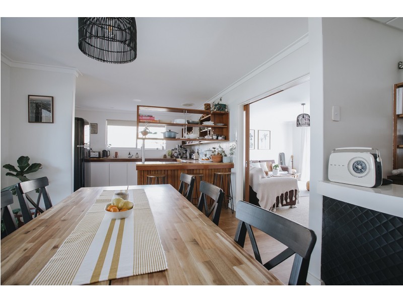 4 Thomas Street, Safety Bay WA 6169