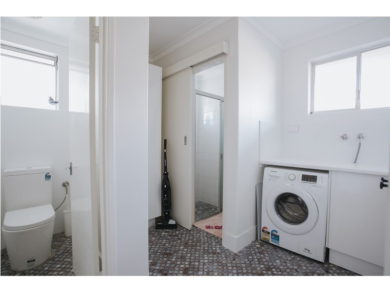 4 Thomas Street, Safety Bay WA 6169