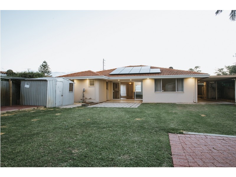 4 Thomas Street, Safety Bay WA 6169