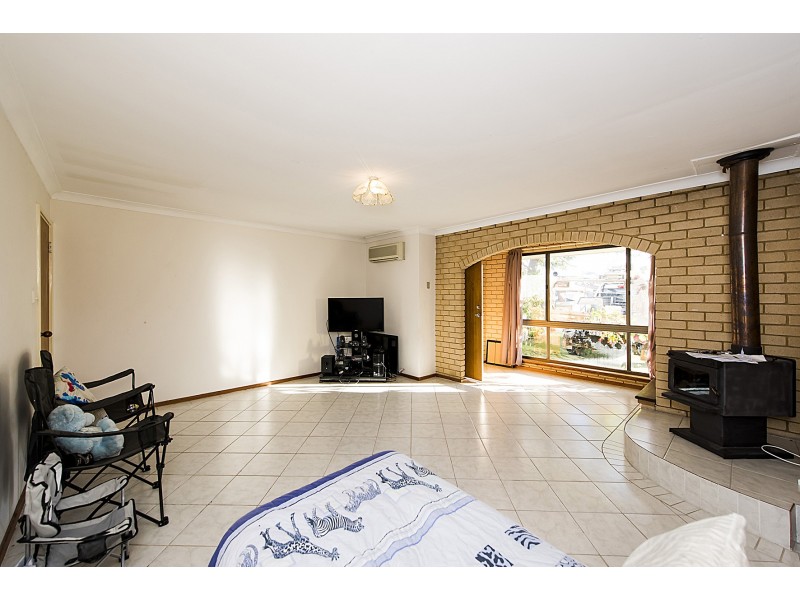 12 Harley Close, Safety Bay WA 6169