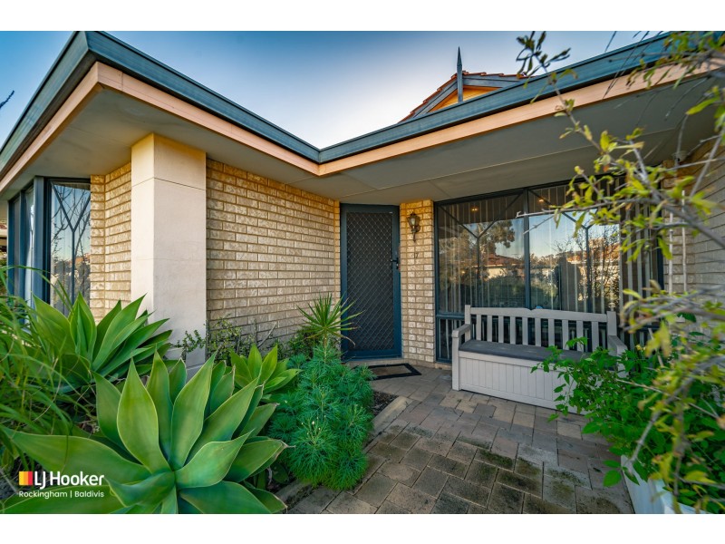 17 Dunlowe Loop, Warnbro WA 6169