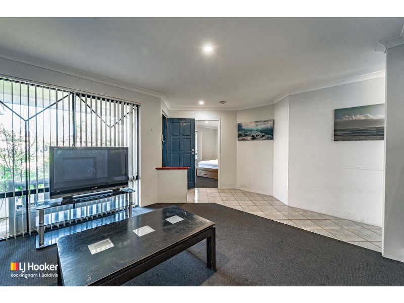 17 Dunlowe Loop, Warnbro WA 6169