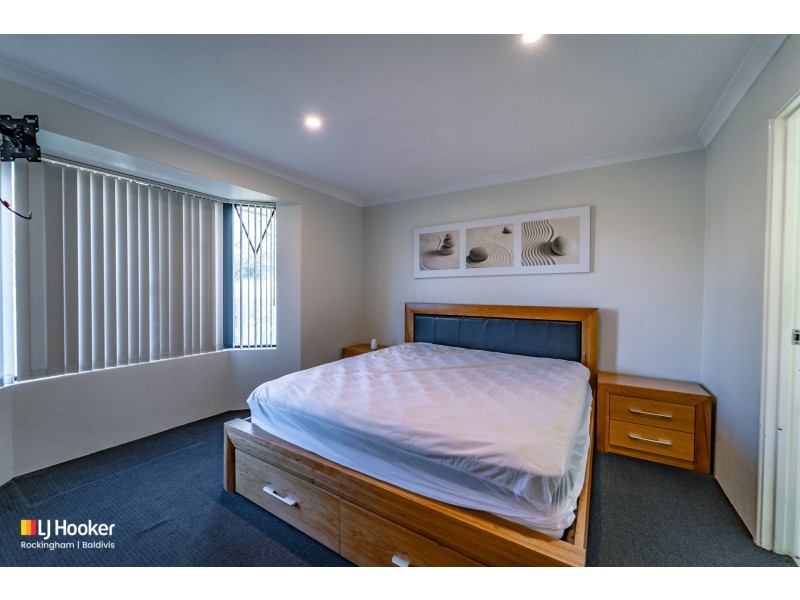 17 Dunlowe Loop, Warnbro WA 6169