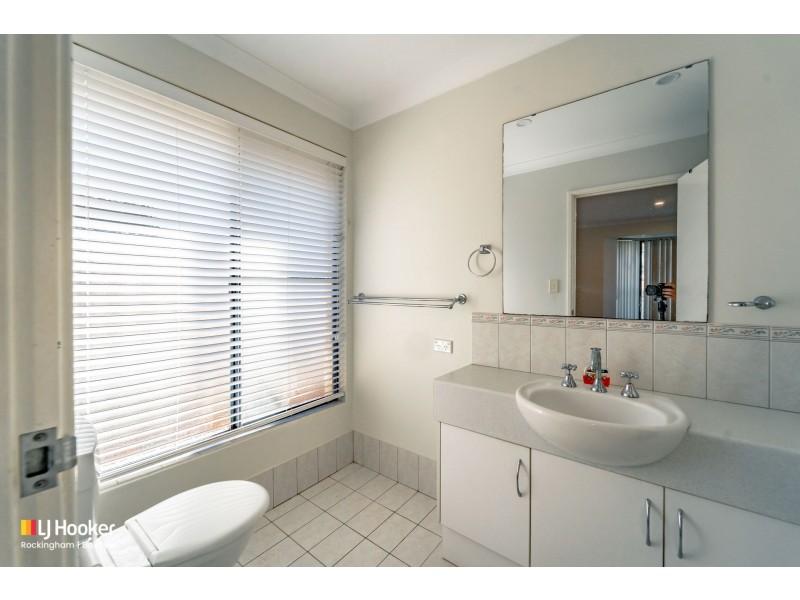 17 Dunlowe Loop, Warnbro WA 6169