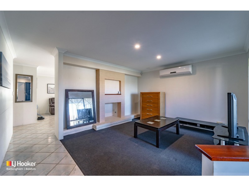 17 Dunlowe Loop, Warnbro WA 6169