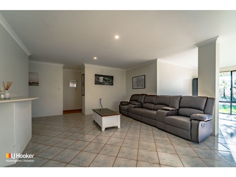 17 Dunlowe Loop, Warnbro WA 6169