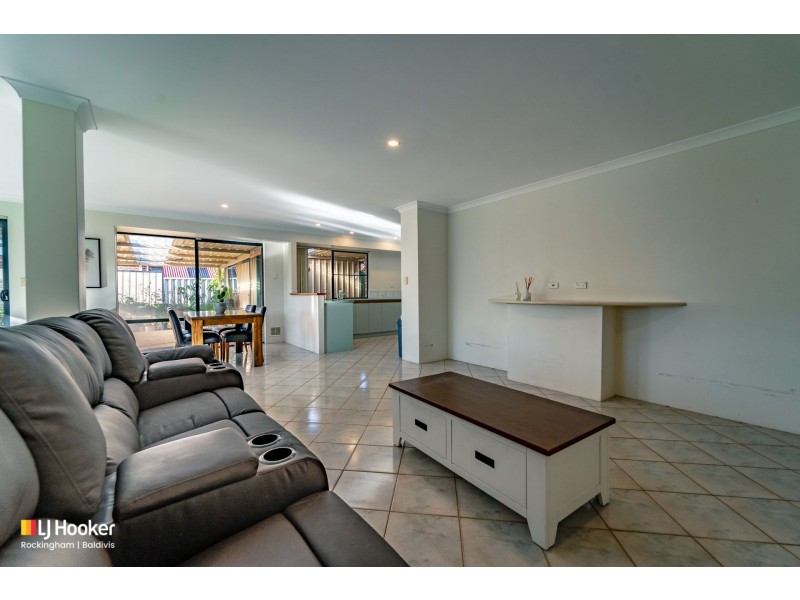 17 Dunlowe Loop, Warnbro WA 6169