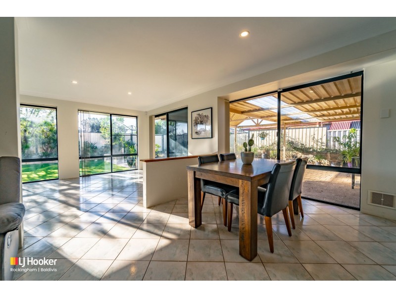 17 Dunlowe Loop, Warnbro WA 6169