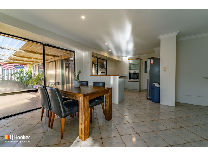 17 Dunlowe Loop, Warnbro WA 6169