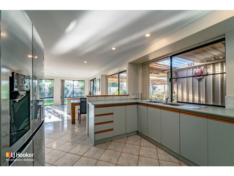 17 Dunlowe Loop, Warnbro WA 6169