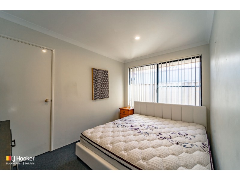 17 Dunlowe Loop, Warnbro WA 6169