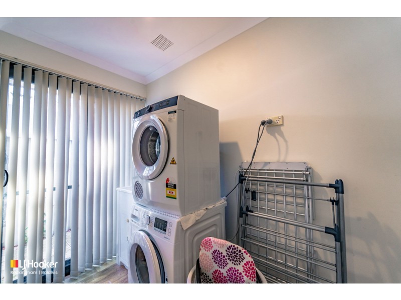 17 Dunlowe Loop, Warnbro WA 6169