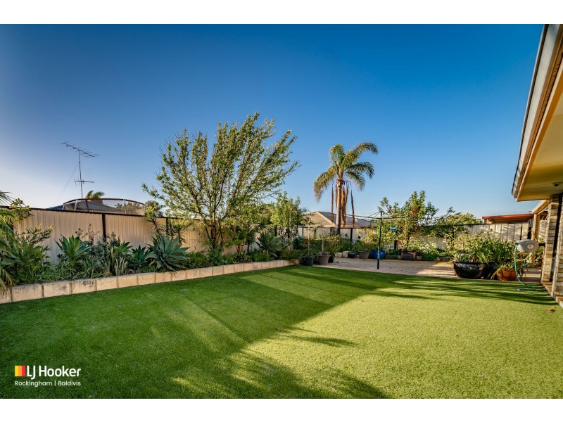 17 Dunlowe Loop, Warnbro WA 6169