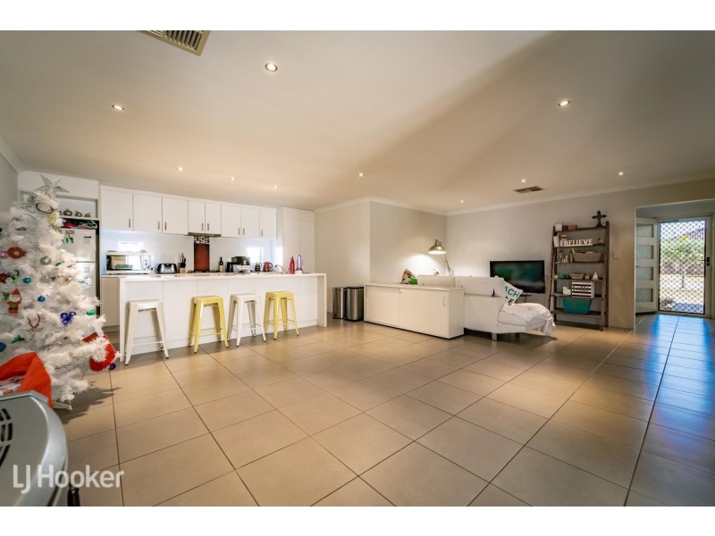 33 Oceanrunner Boulevard, Shoalwater WA 6169