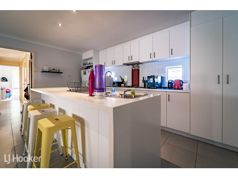 33 Oceanrunner Boulevard, Shoalwater WA 6169